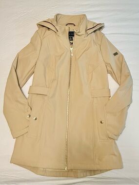 Tommy Hilfiger Women's Hooded Trench Coat in Beige